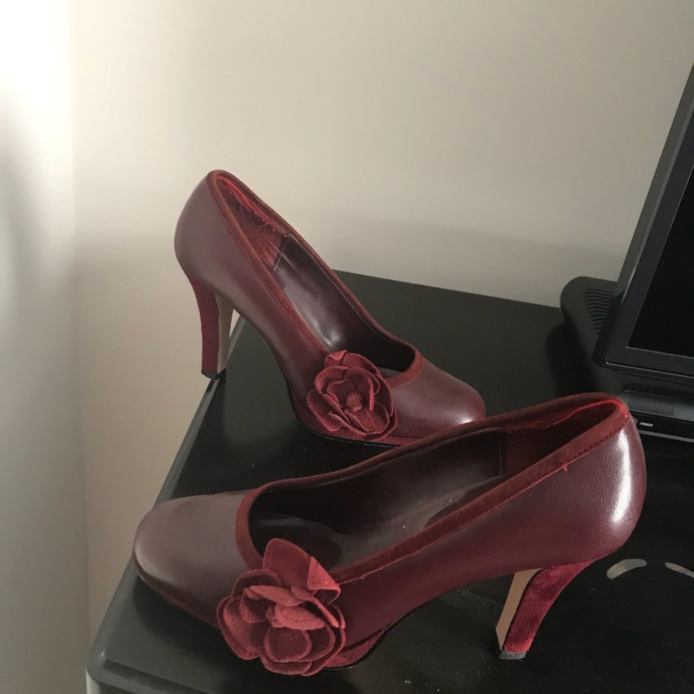 Bisou Bisou, Size 7, Maroon